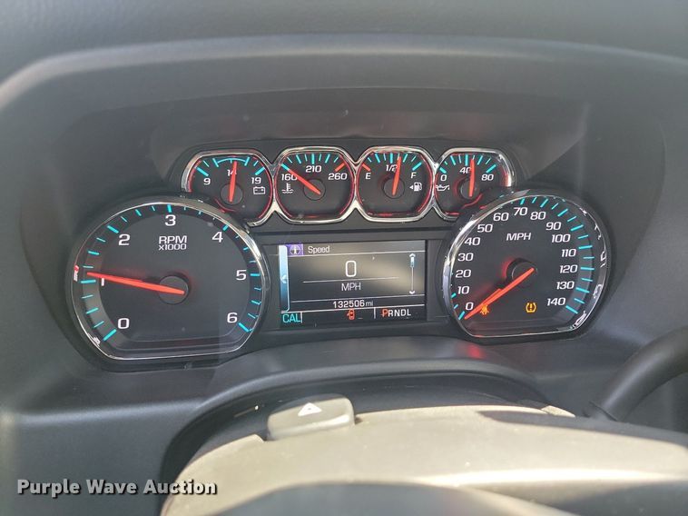 image for item LC9956 2018 Chevrolet  Silverado 1500 Crew Cab pickup truck