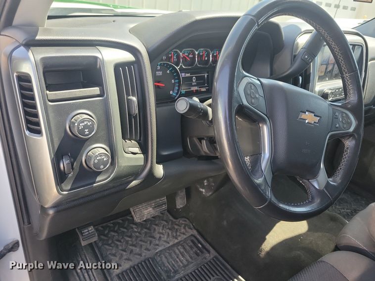 image for item LC9956 2018 Chevrolet  Silverado 1500 Crew Cab pickup truck