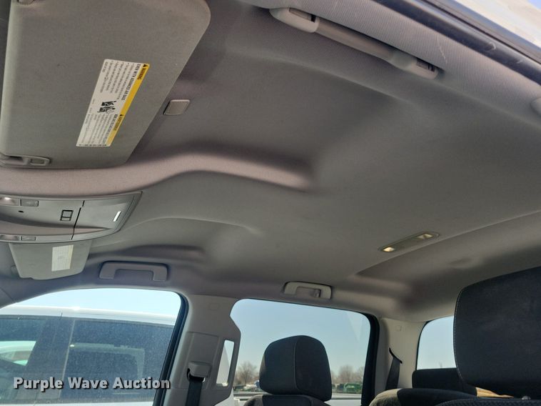 image for item LC9956 2018 Chevrolet  Silverado 1500 Crew Cab pickup truck