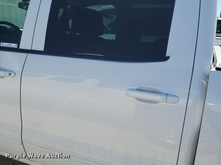 image for item LC9956 2018 Chevrolet  Silverado 1500 Crew Cab pickup truck