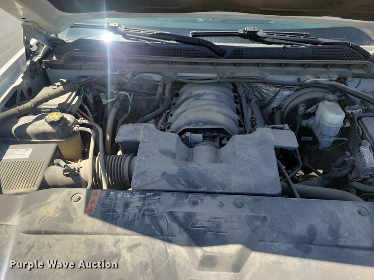 image for item LC9956 2018 Chevrolet  Silverado 1500 Crew Cab pickup truck