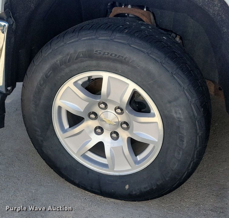 image for item LC9956 2018 Chevrolet  Silverado 1500 Crew Cab pickup truck