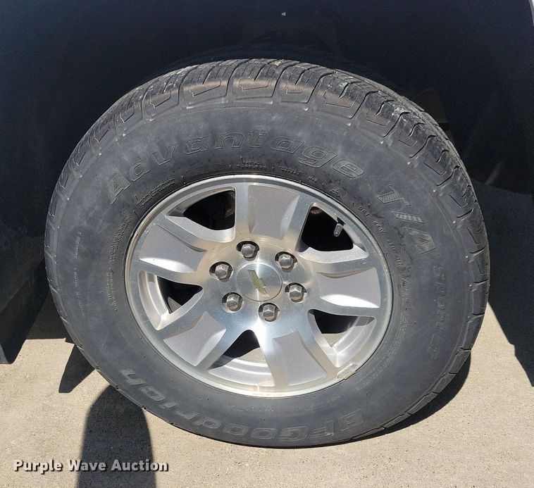 image for item LC9956 2018 Chevrolet  Silverado 1500 Crew Cab pickup truck