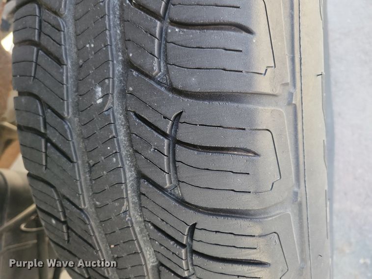 image for item LC9956 2018 Chevrolet  Silverado 1500 Crew Cab pickup truck