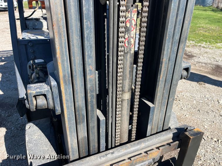 image for item LD9401 Komatsu FG25ST11 forklift