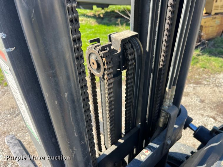 image for item LD9401 Komatsu FG25ST11 forklift