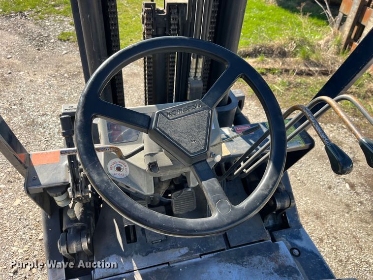 image for item LD9401 Komatsu FG25ST11 forklift