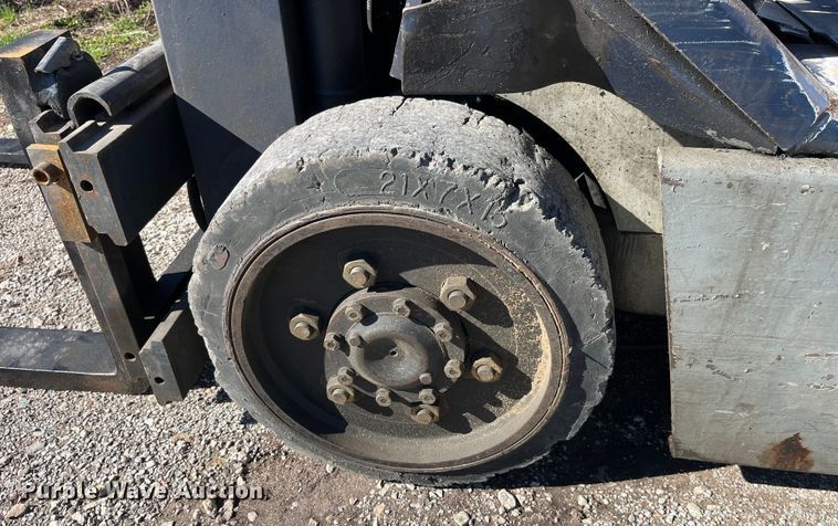 image for item LD9401 Komatsu FG25ST11 forklift