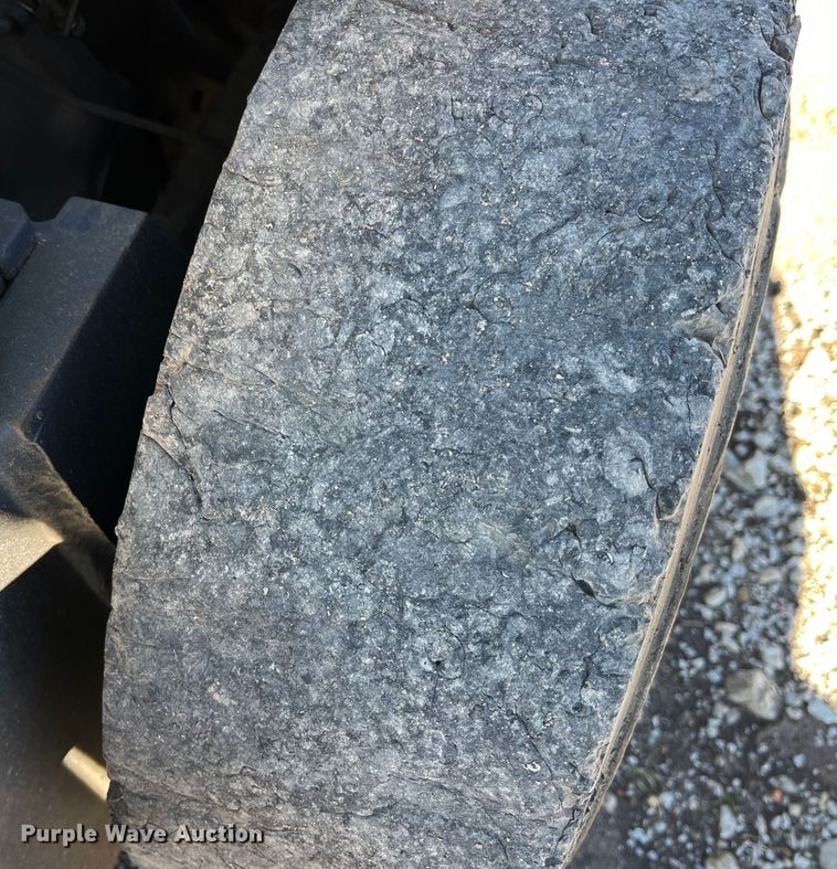 image for item LD9401 Komatsu FG25ST11 forklift