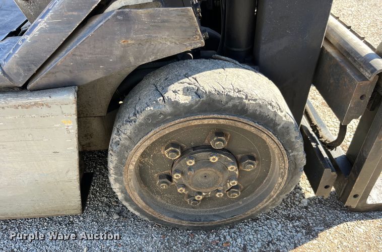 image for item LD9401 Komatsu FG25ST11 forklift