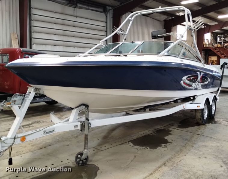 image for item LN9952 2001 Mastercraft 230VRS Wakeboard Edition  boat