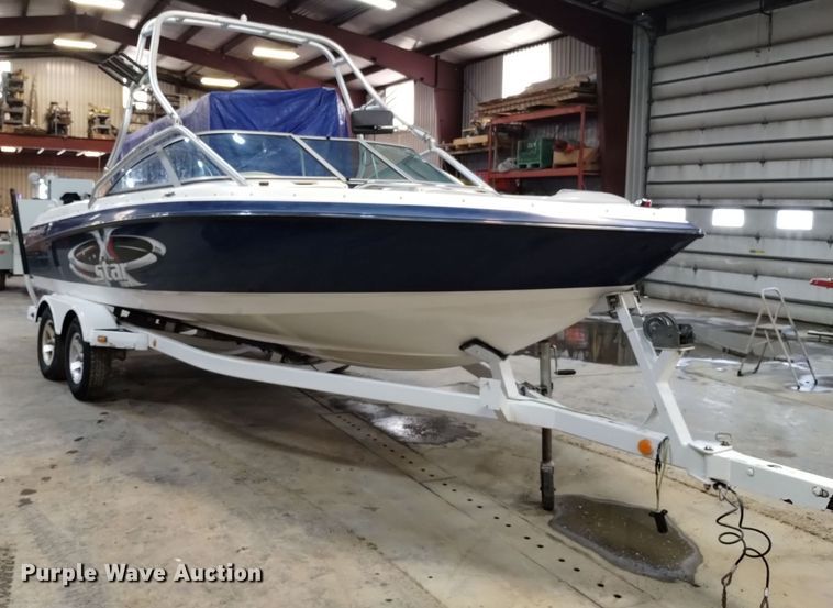 image for item LN9952 2001 Mastercraft 230VRS Wakeboard Edition  boat