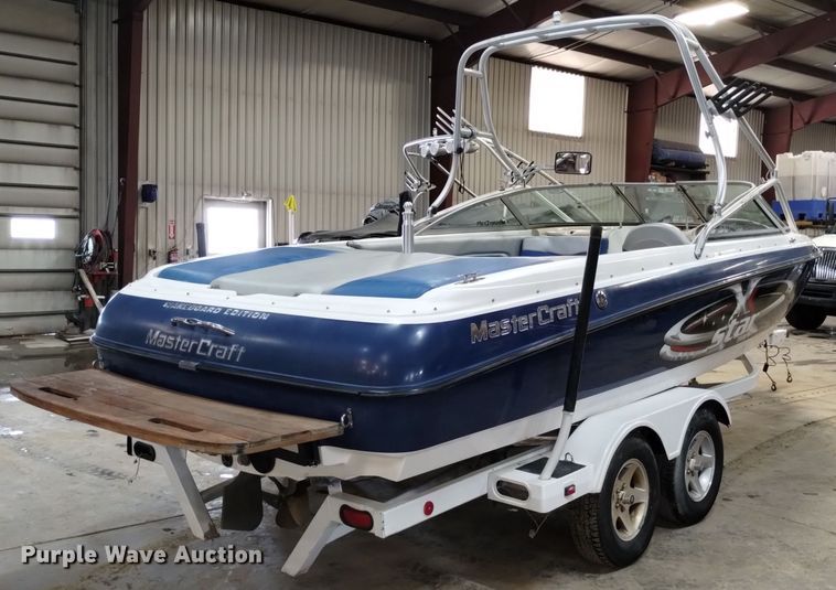 image for item LN9952 2001 Mastercraft 230VRS Wakeboard Edition  boat