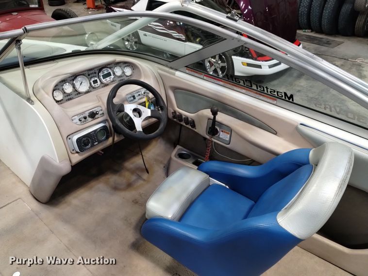 image for item LN9952 2001 Mastercraft 230VRS Wakeboard Edition  boat