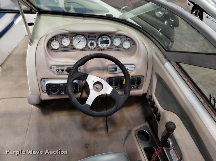 image for item LN9952 2001 Mastercraft 230VRS Wakeboard Edition  boat