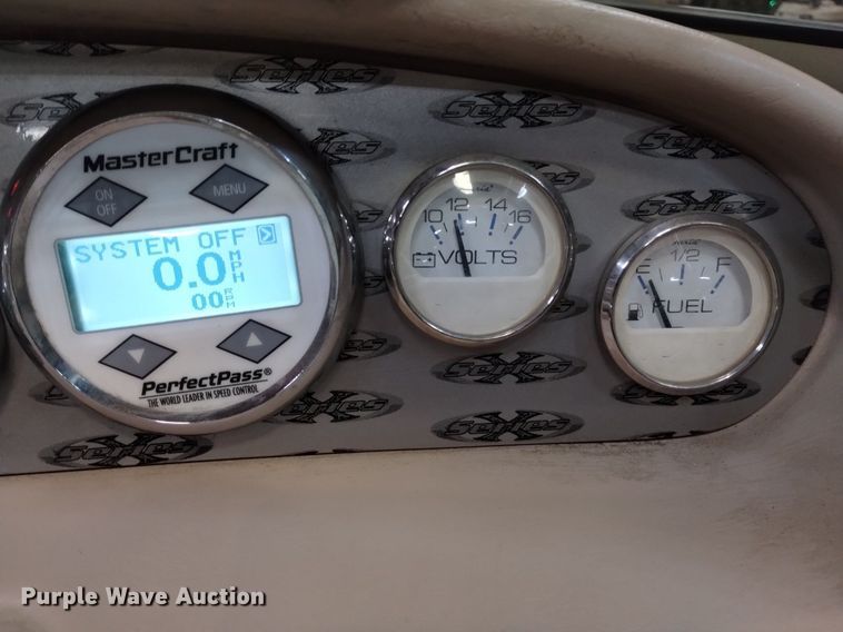 image for item LN9952 2001 Mastercraft 230VRS Wakeboard Edition  boat