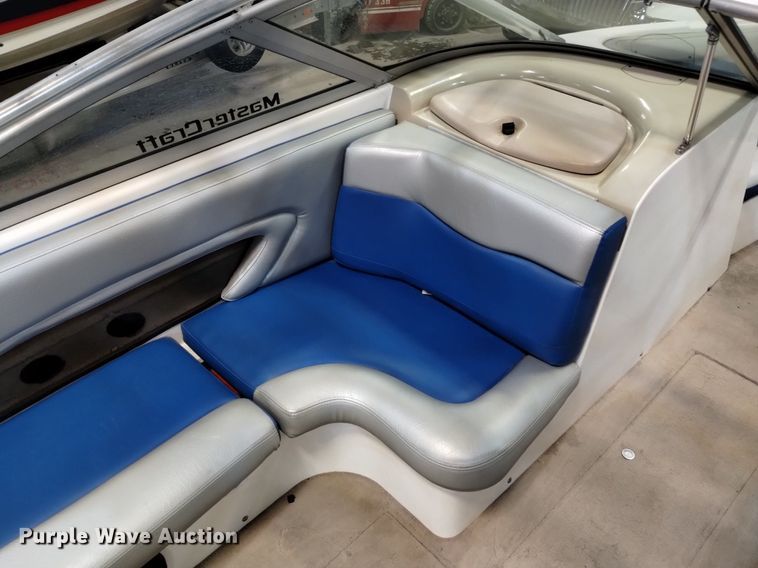 image for item LN9952 2001 Mastercraft 230VRS Wakeboard Edition  boat