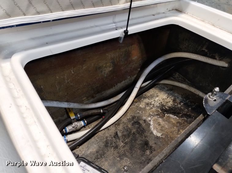 image for item LN9952 2001 Mastercraft 230VRS Wakeboard Edition  boat