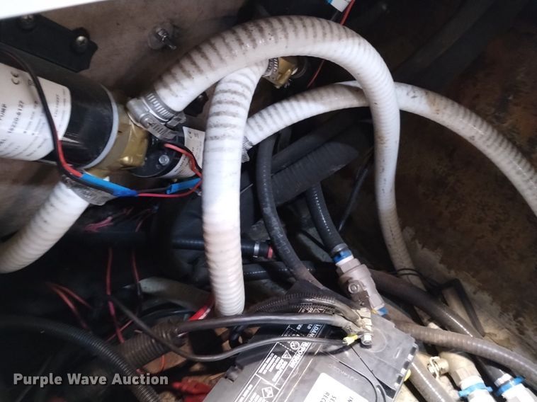 image for item LN9952 2001 Mastercraft 230VRS Wakeboard Edition  boat