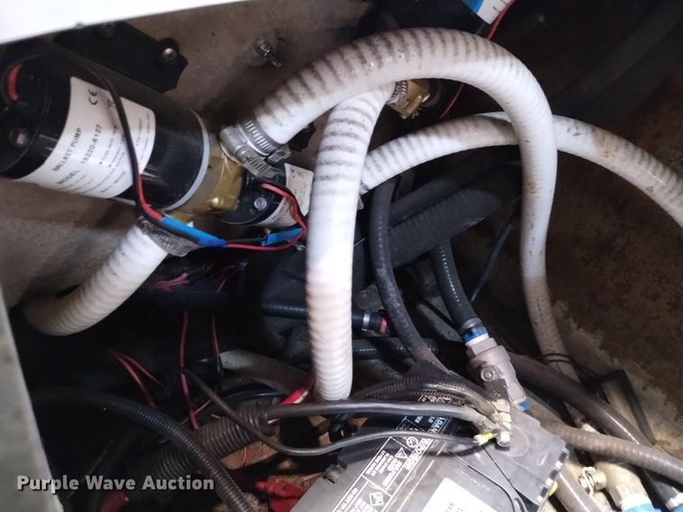 image for item LN9952 2001 Mastercraft 230VRS Wakeboard Edition  boat