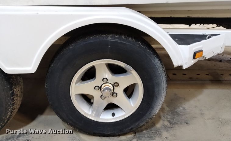 image for item LN9952 2001 Mastercraft 230VRS Wakeboard Edition  boat