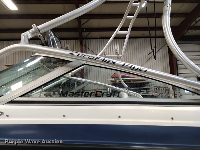 image for item LN9952 2001 Mastercraft 230VRS Wakeboard Edition  boat