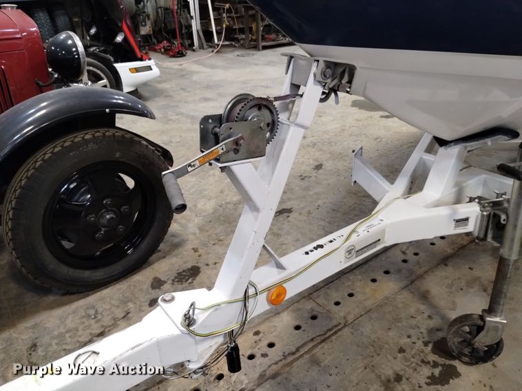 image for item LN9952 2001 Mastercraft 230VRS Wakeboard Edition  boat