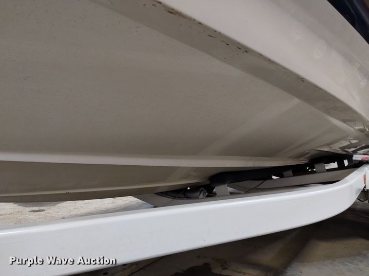 image for item LN9952 2001 Mastercraft 230VRS Wakeboard Edition  boat