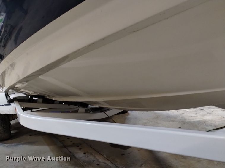 image for item LN9952 2001 Mastercraft 230VRS Wakeboard Edition  boat