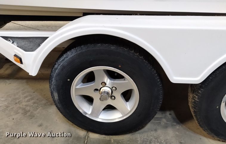 image for item LN9952 2001 Mastercraft 230VRS Wakeboard Edition  boat