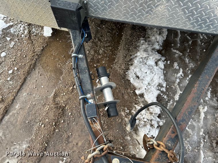 image for item LR9286 2012 Royal Cargo enclosed cargo trailer