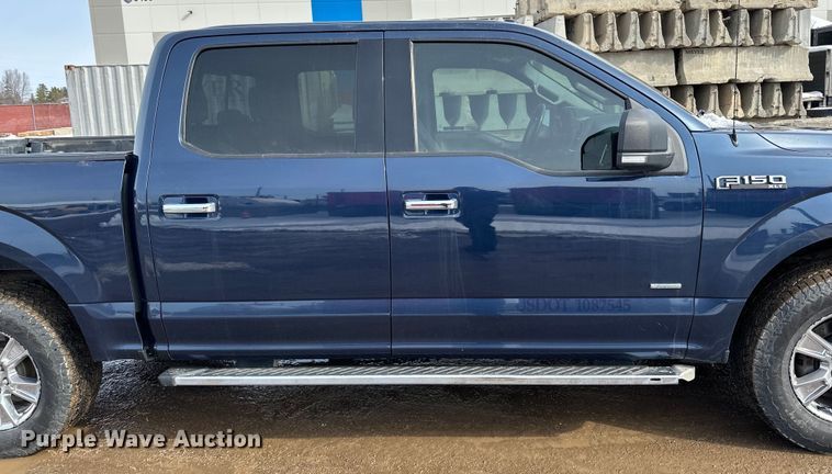 image for item LR9290 2015 Ford  F150 XLT SuperCrew pickup truck
