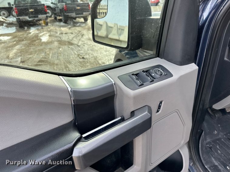 image for item LR9290 2015 Ford  F150 XLT SuperCrew pickup truck