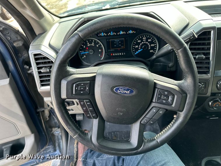 image for item LR9290 2015 Ford  F150 XLT SuperCrew pickup truck
