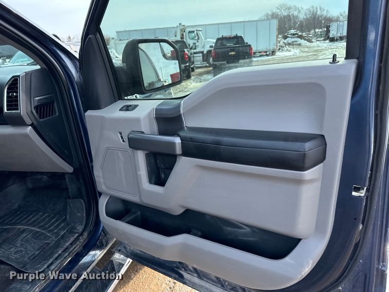 image for item LR9290 2015 Ford  F150 XLT SuperCrew pickup truck