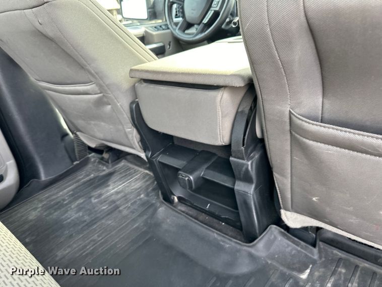 image for item LR9290 2015 Ford  F150 XLT SuperCrew pickup truck