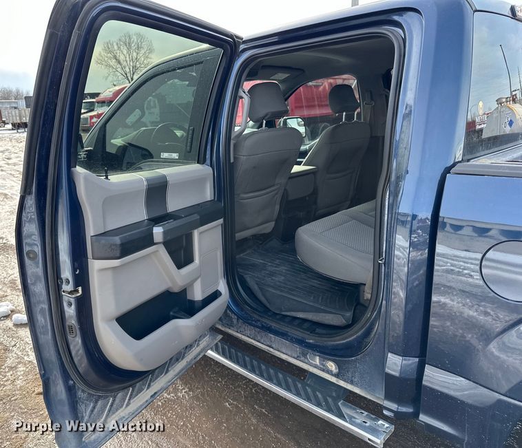 image for item LR9290 2015 Ford  F150 XLT SuperCrew pickup truck