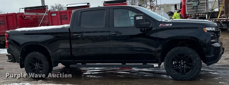 image for item LR9291 2020 Chevrolet  Silverado 1500 Crew Cab pickup truck