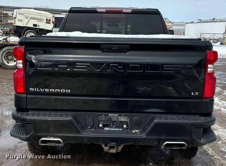 image for item LR9291 2020 Chevrolet  Silverado 1500 Crew Cab pickup truck