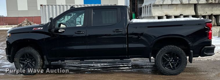 image for item LR9291 2020 Chevrolet  Silverado 1500 Crew Cab pickup truck