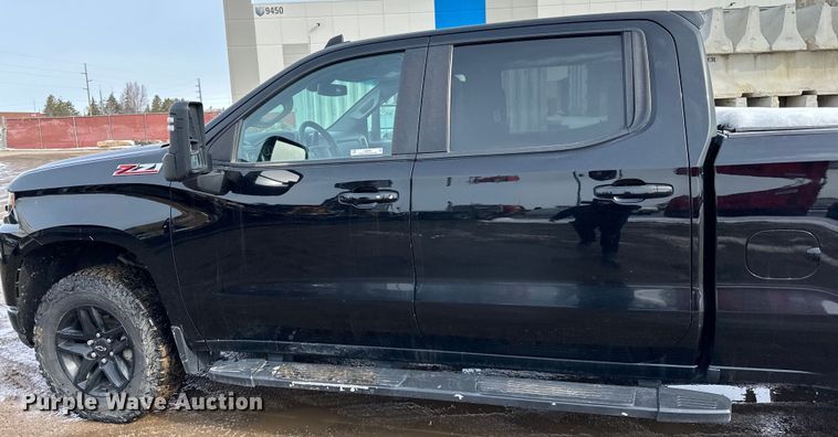 image for item LR9291 2020 Chevrolet  Silverado 1500 Crew Cab pickup truck