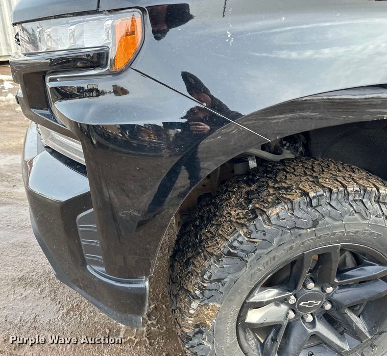 image for item LR9291 2020 Chevrolet  Silverado 1500 Crew Cab pickup truck