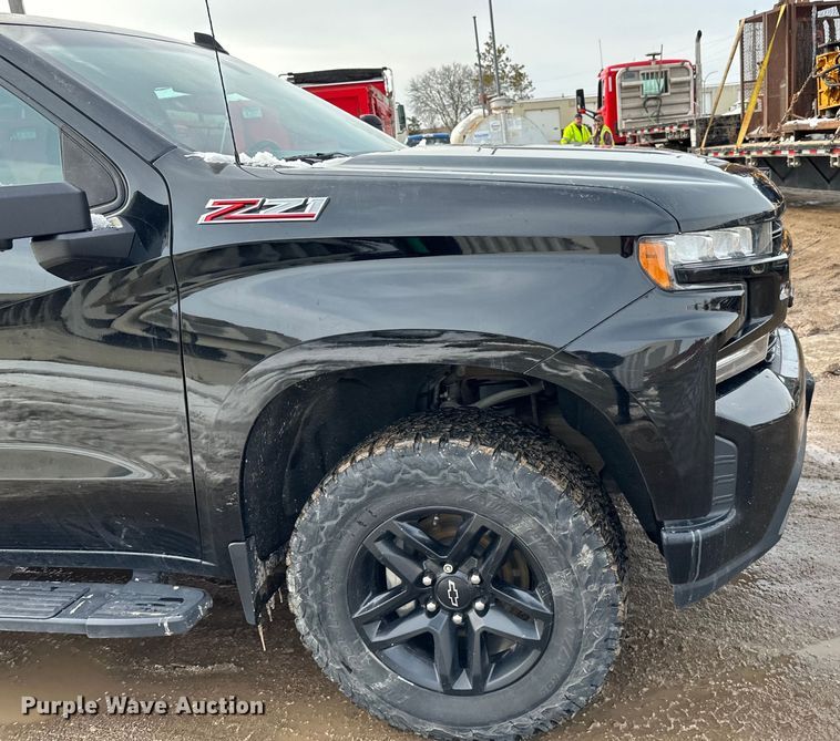 image for item LR9291 2020 Chevrolet  Silverado 1500 Crew Cab pickup truck