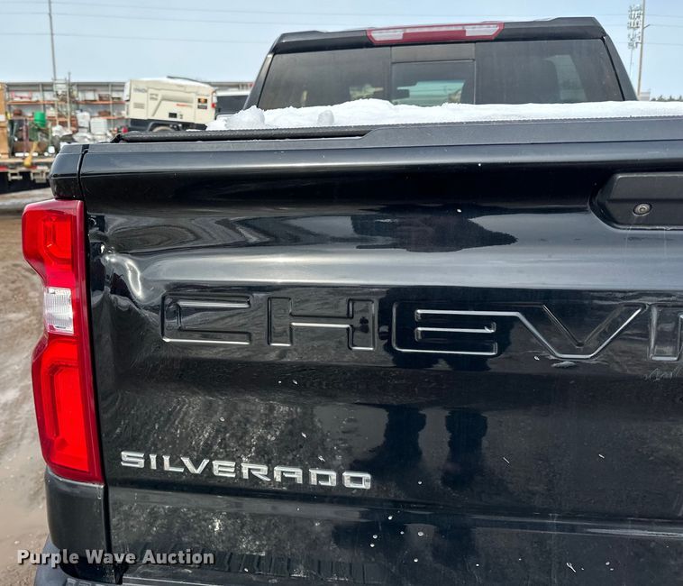 image for item LR9291 2020 Chevrolet  Silverado 1500 Crew Cab pickup truck