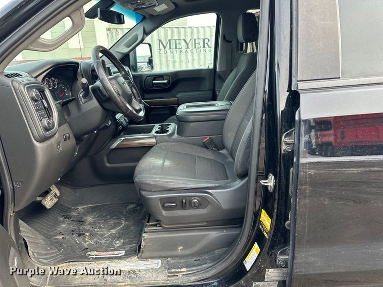 image for item LR9291 2020 Chevrolet  Silverado 1500 Crew Cab pickup truck