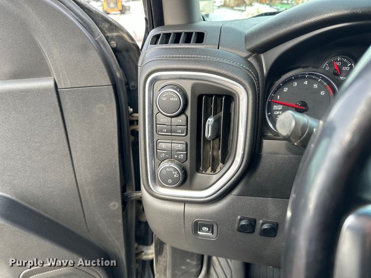 image for item LR9291 2020 Chevrolet  Silverado 1500 Crew Cab pickup truck