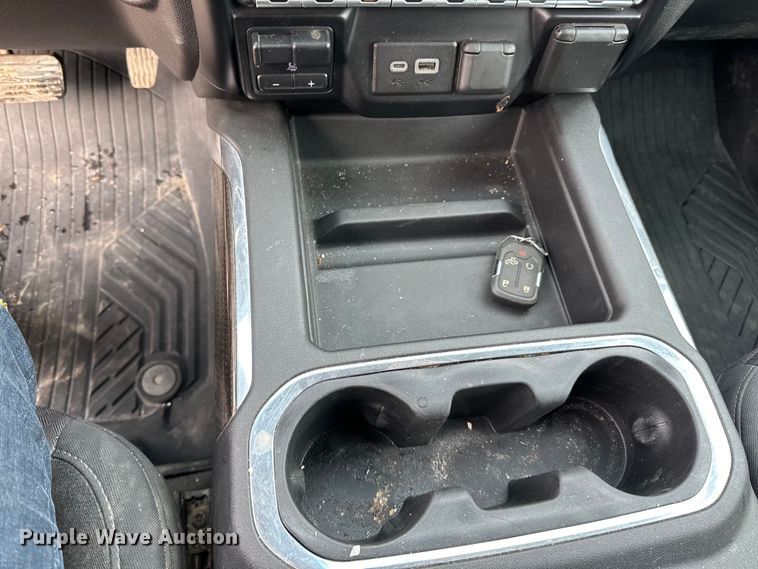 image for item LR9291 2020 Chevrolet  Silverado 1500 Crew Cab pickup truck