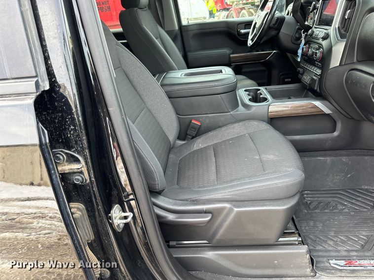 image for item LR9291 2020 Chevrolet  Silverado 1500 Crew Cab pickup truck