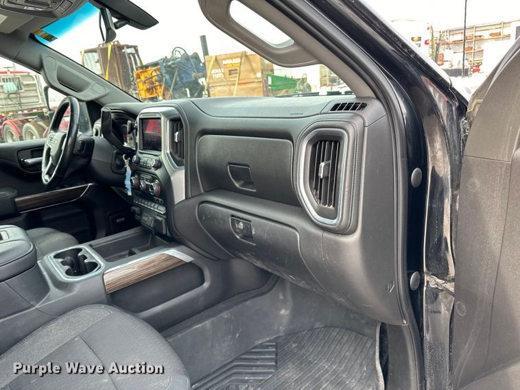 image for item LR9291 2020 Chevrolet  Silverado 1500 Crew Cab pickup truck