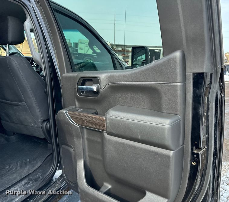 image for item LR9291 2020 Chevrolet  Silverado 1500 Crew Cab pickup truck